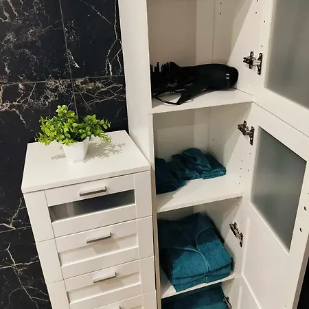 Trident Cove Apartment *