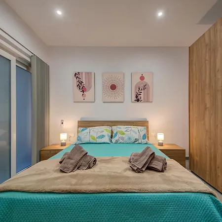 Apartment Trident Cove