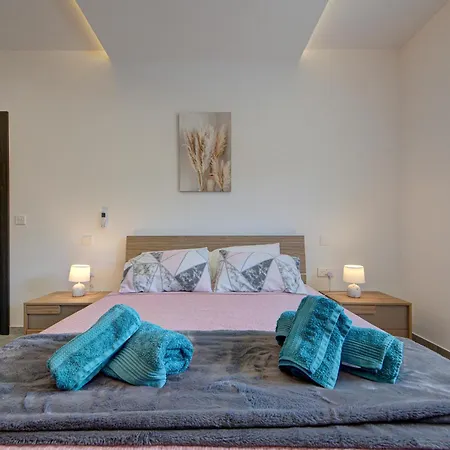 Trident Cove Apartment *
