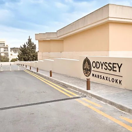 Trident Cove Apartment