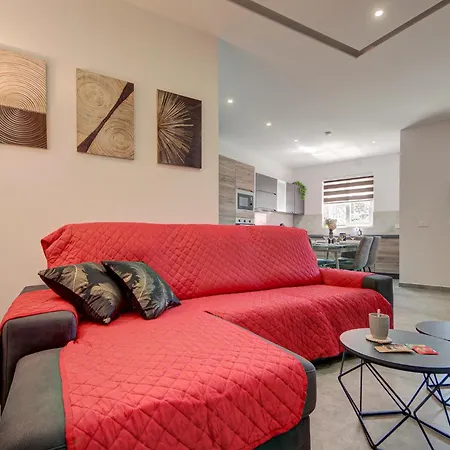 Trident Cove Apartment