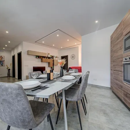 Trident Cove Apartment *