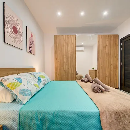 Apartment Trident Cove